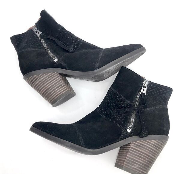 Lucky Brand RAMSES Black Suede Leather Laser Cut PointedToe Zipper Ankle Boots - Picture 4 of 16